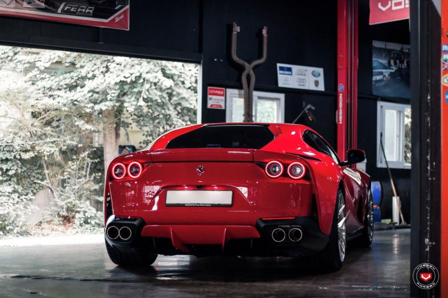  Ferrari 812 Superfast on Vossen Wheels (S21-01) 2019 года  (фото 19 из 19)